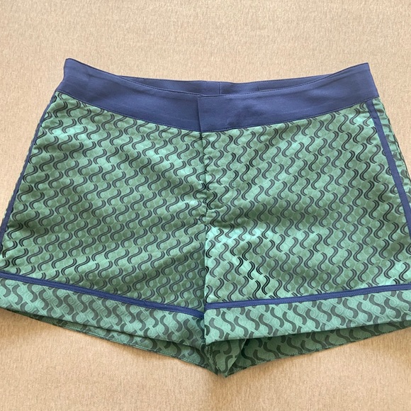 🌱Club Monaco NWOT trouser shorts - Picture 3 of 4